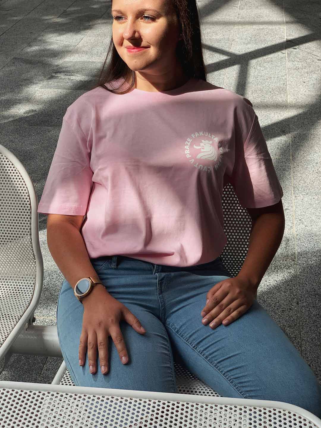 Tričko-růzožvá-holka-2022