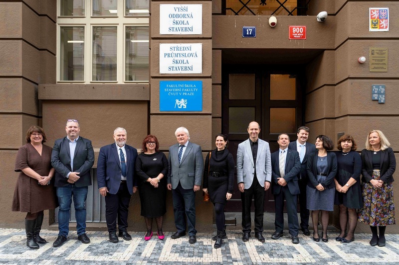 Představitelé Fakulty stavební ČVUT a VOŠS a SPŠS Dušní v Praze